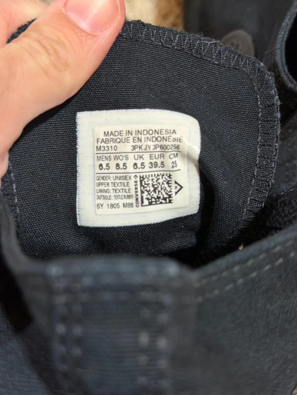 Hi-Top Converse - Picture 5 of 7